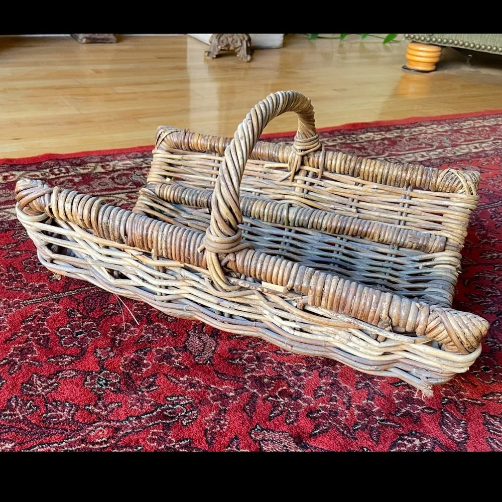 Antique / Vintage Rustic Foraging Harvesting Kindling Pinecone Collecting Basket